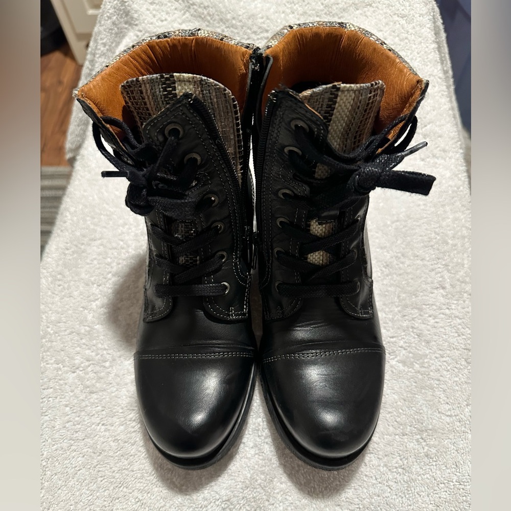 Taos Captain Black Lace-Up Women's Boots size 37